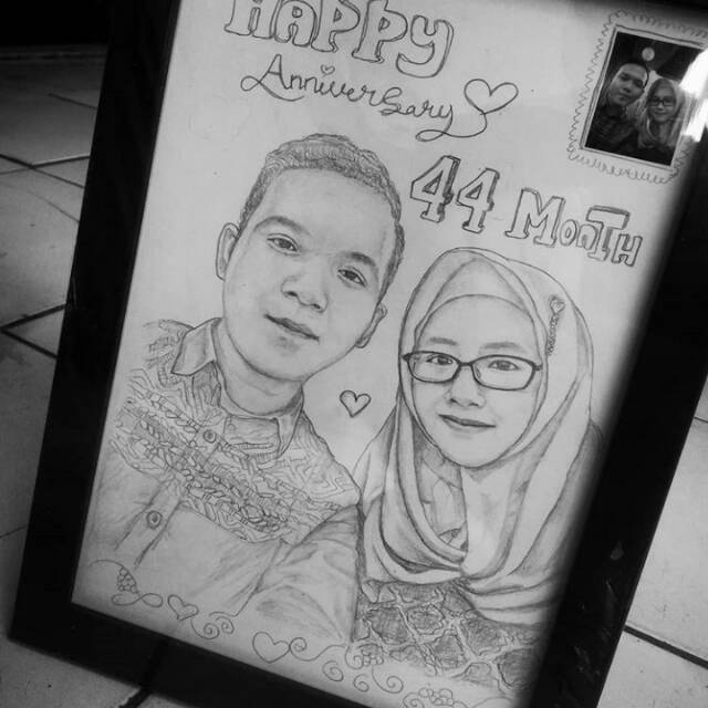 

Lukisan sketch pensil ukuran A4 (2 objek kepala)