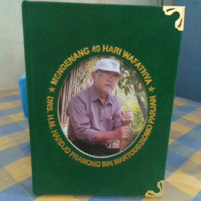 Buku yasin hard cover  bludru hotprint emas + foto PO 50 pcs