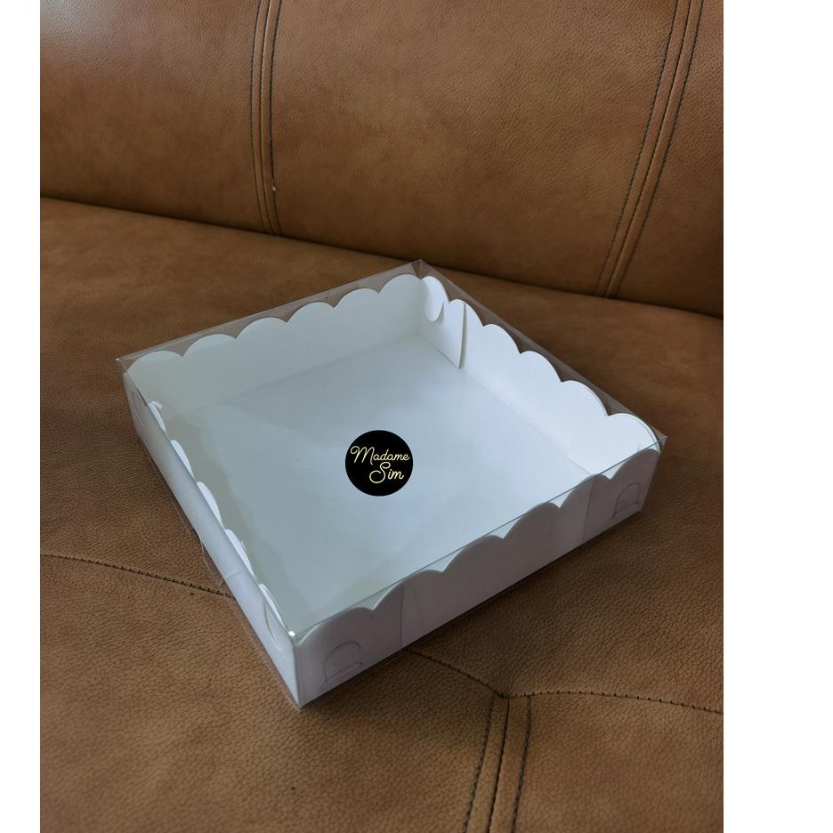 

Kekinian BOX MIKA PUTIH - DUS KUE - KOTAK - KARDUS 20.5 x 20.5 x 4.5 CM ISI 10 PCS