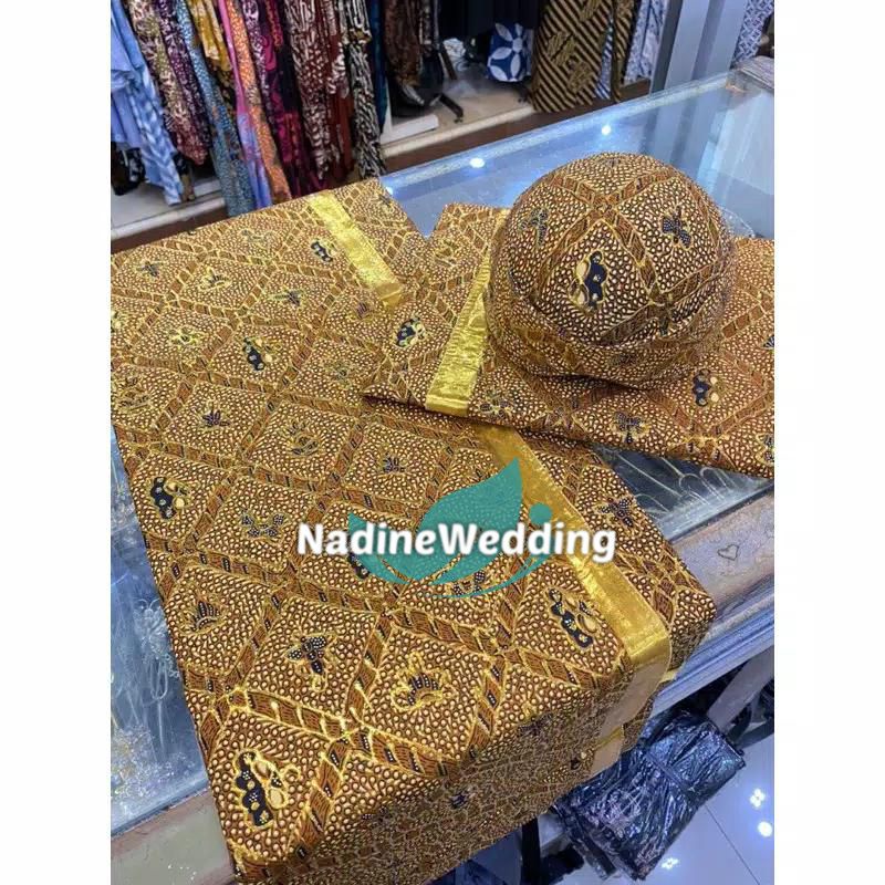 Sepasang Jarik Prodo + Blangkon Solo / Sidomukti