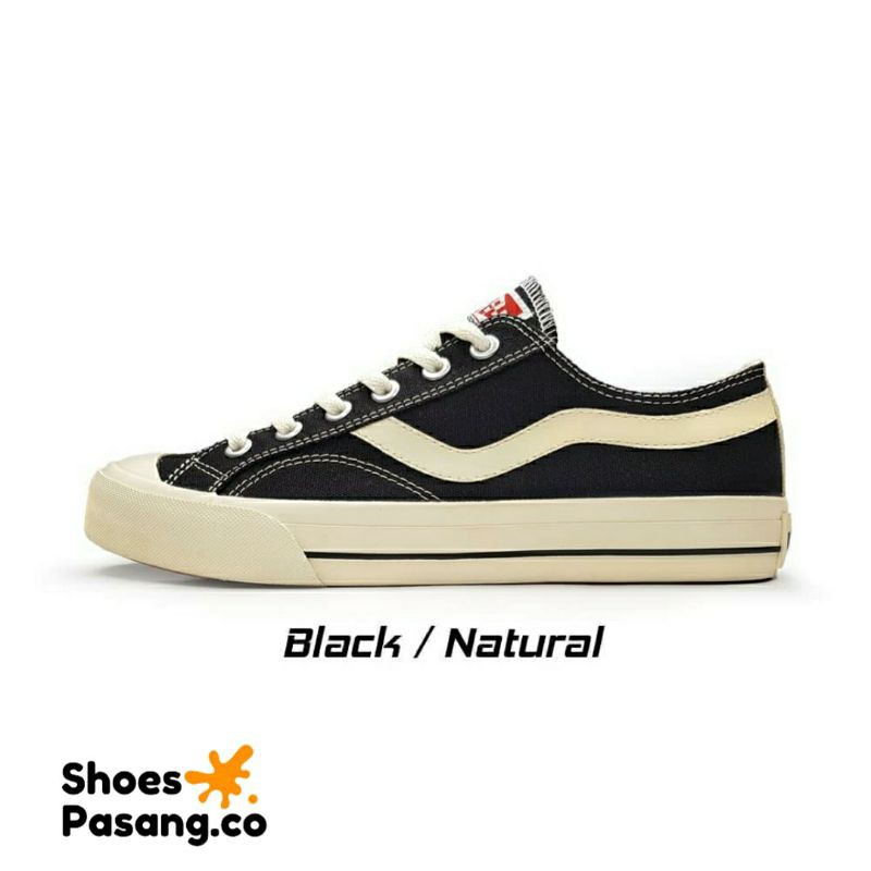 VANTELA PUBLIC LOW BLACK NATURAL