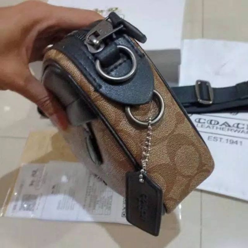 COACH GRAHAM SIGNATURE CROSSBODY/Handbag