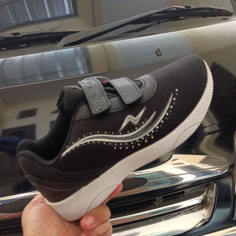 NEW ERA SEPATU SEKOLAH ANAK SD