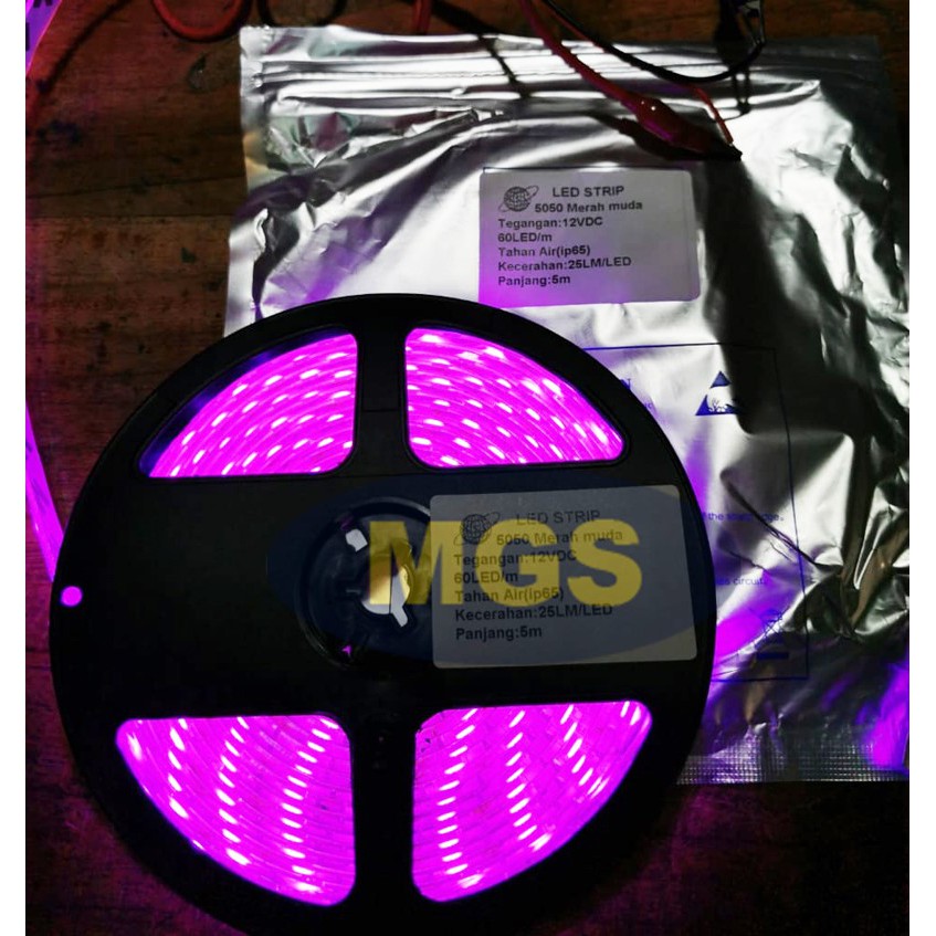 LED Strip Flexible 5050 300 LED per Rol 12V Waterproof IP65 Pink