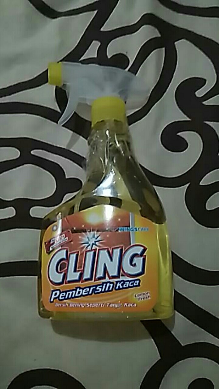 Cling Pembersih Kaca Lemon Botol 440 Ml