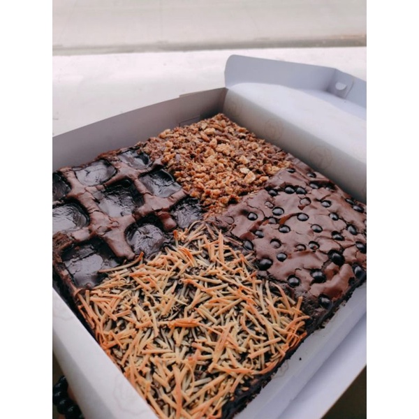 Big Size - Four Topings Fudgy Brownies