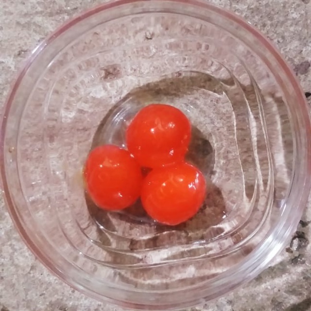 

Telur Bebek Mentan manik merah makan kepala udang