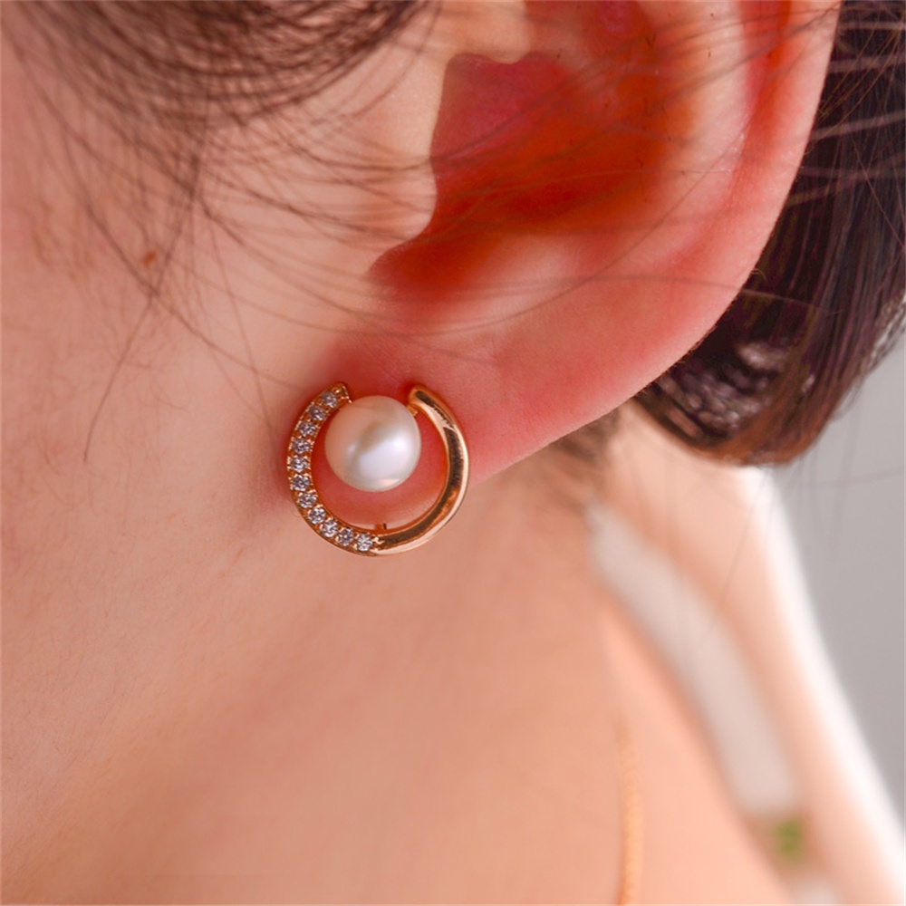 Anting Tusuk Gantung Wanita Desain Geometri Hias Mutiara + Berlian Gaya retro Untuk Hadiah