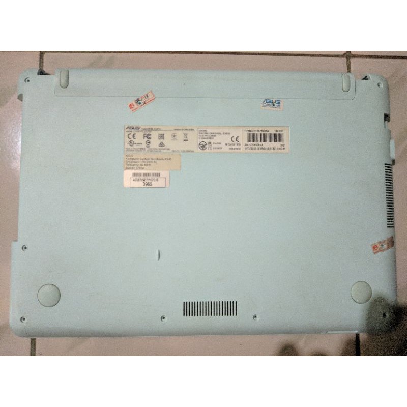 Casing bawah Asus x441uv