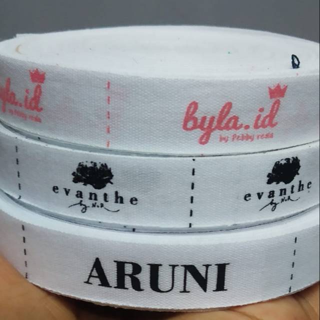 

Sablon label hijab 1,5 cm pita katun putih