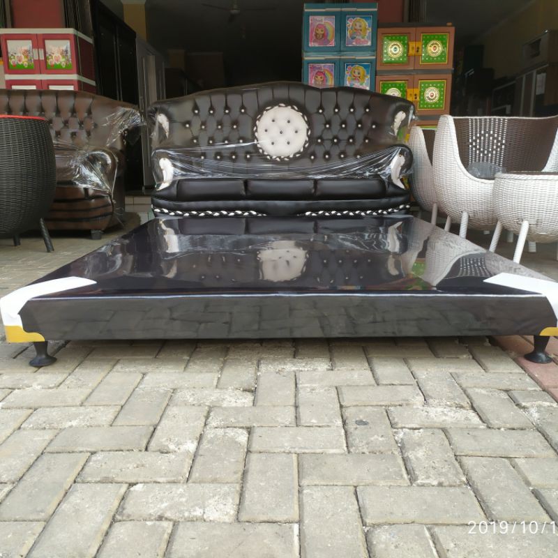 Divan dipan tanpa sandaran minimalis tipis