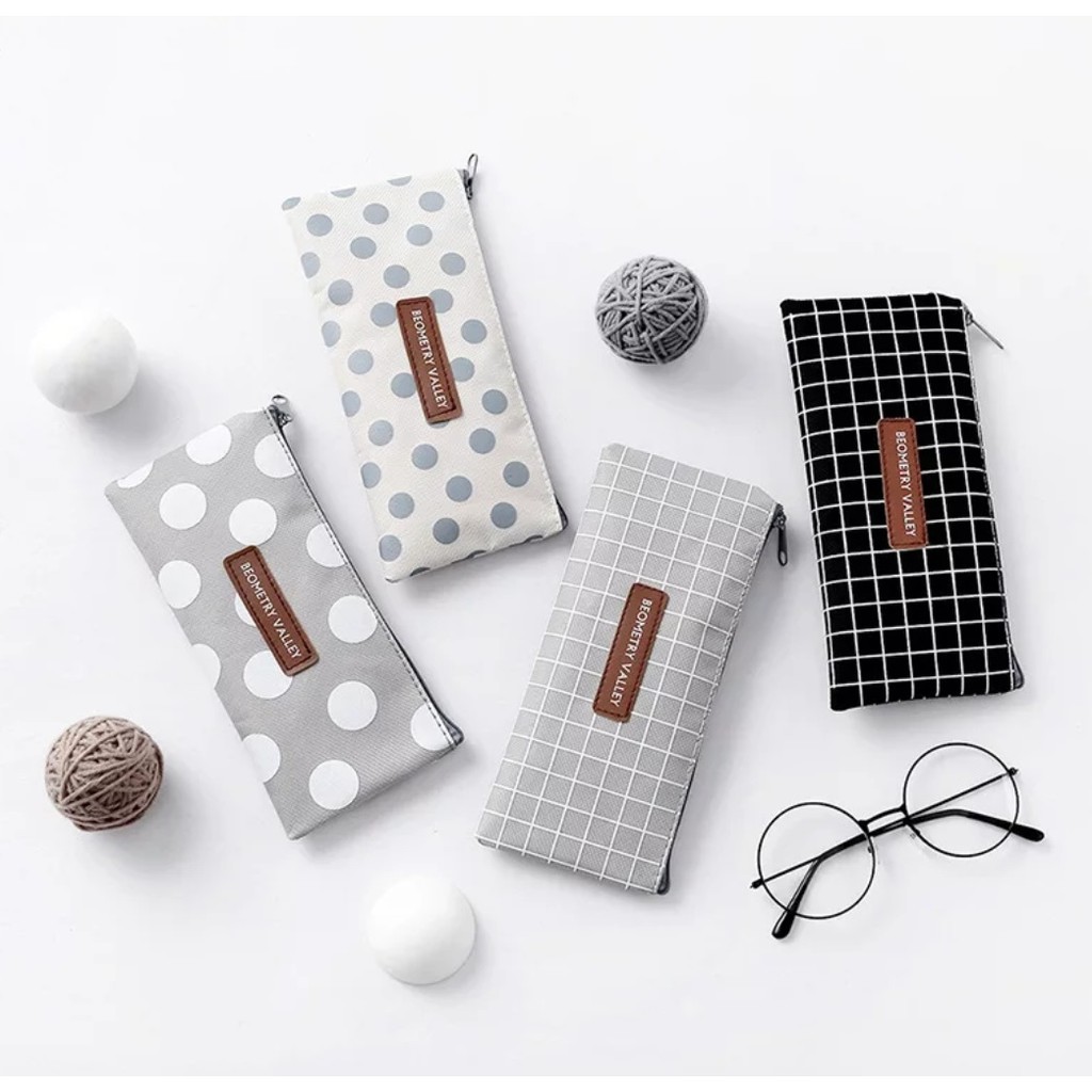 

PC0054 Tempat Kosmetik / Tempat Pensil Geometry Valley Pencil Case / murah / terlaris