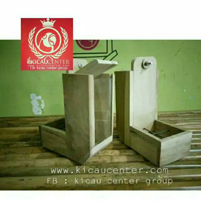 TEMPAT PAKAN BURUNG TERNAK LOVEBIRD MODEL DISPENSER