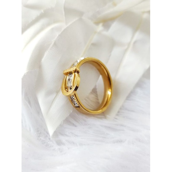 Cincin Fashion Titanium Warna Emas Wanita X1