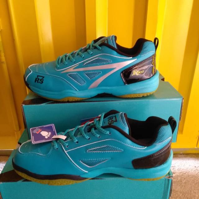 Sepatu badminton RS
