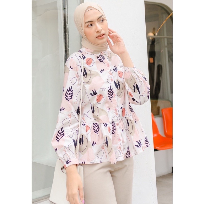 Blouse EXIT SIGNATURE