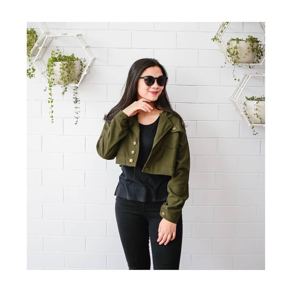 Moni Crop l Jaket Wanita