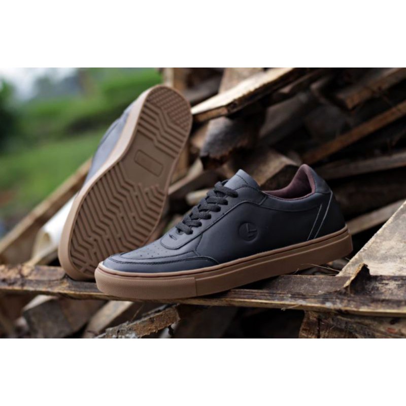 GLADIO BLACK - SNEAKERS PRIA / Sepatu Original Genuine Leather