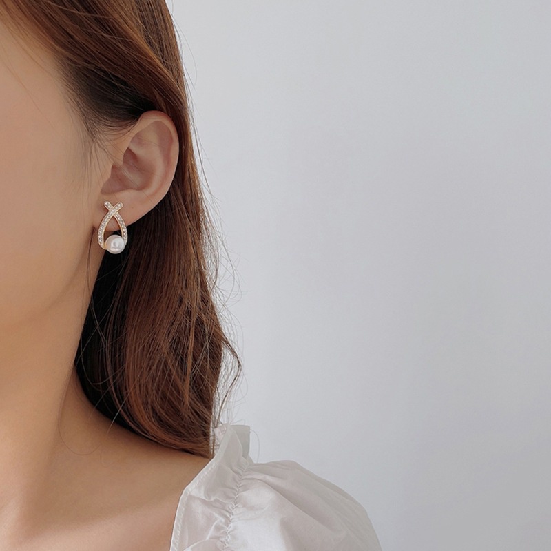 Anting Tusuk Silver Model Silang Dengan Mutiara Gaya Korea Untuk Wanita