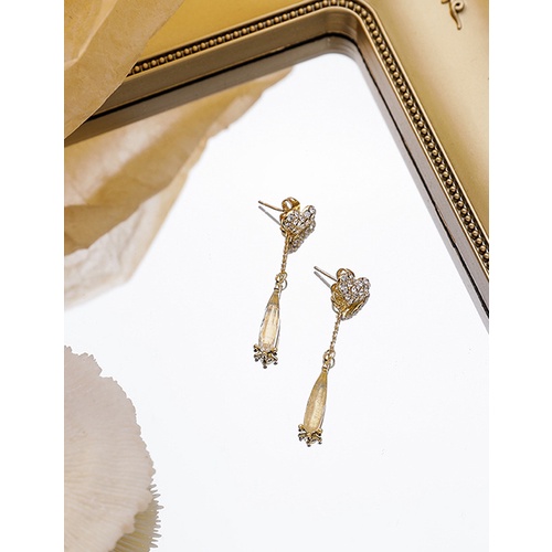 LRC Anting Tusuk Fashion Golden Diamond Heart Crystal Alloy Earrings K65430