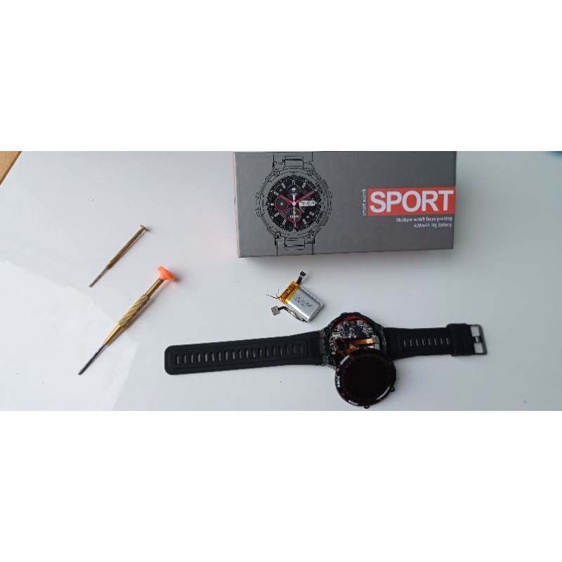 smartwatch K22 kondisi mati. baru cacat pabrik. untuk di ambil lcs. batrey. body. dll