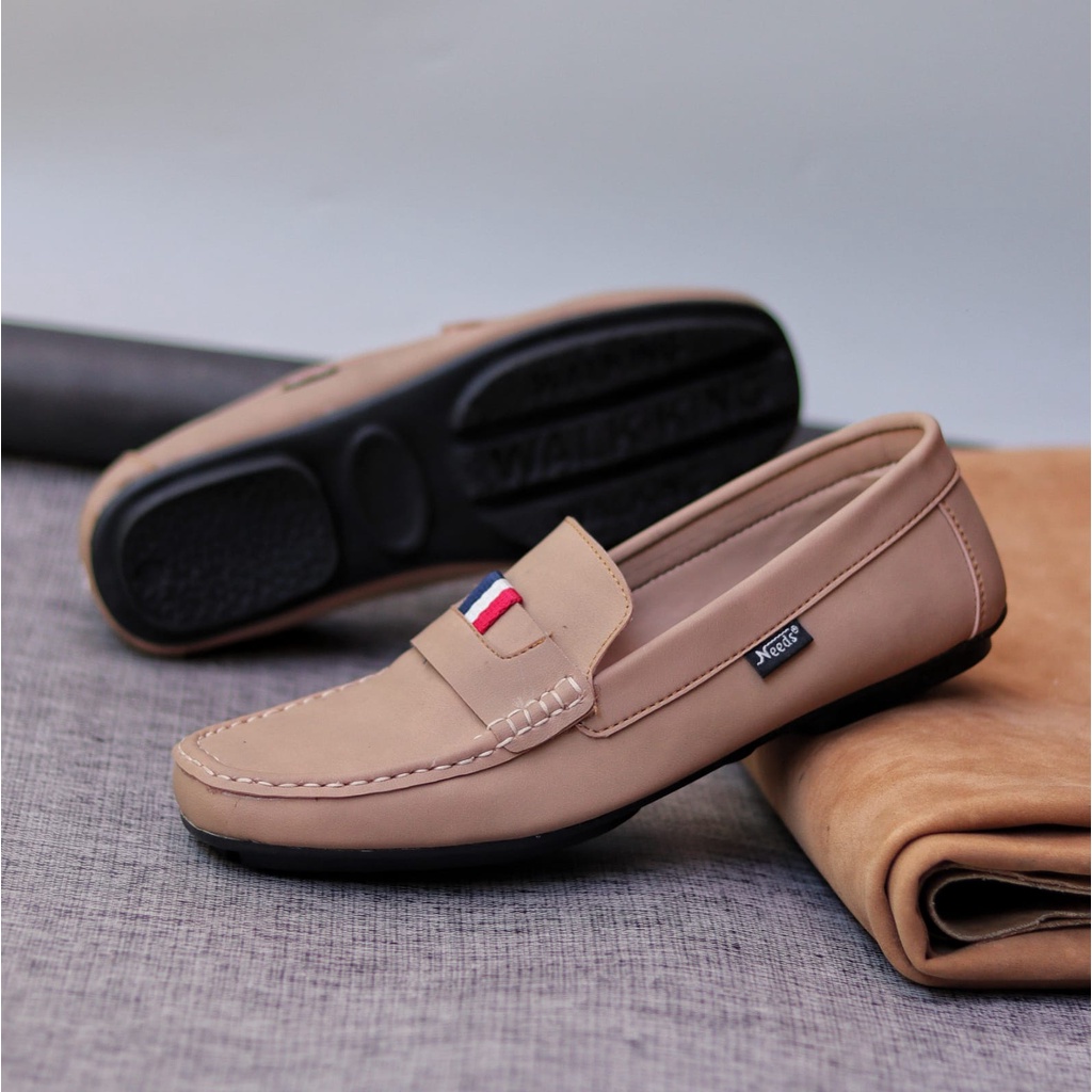 MOLK Sepatu Kasual Slip On Pria Kulit Sintetik Sepatu Slop Pria Anti Slip Simple Murah