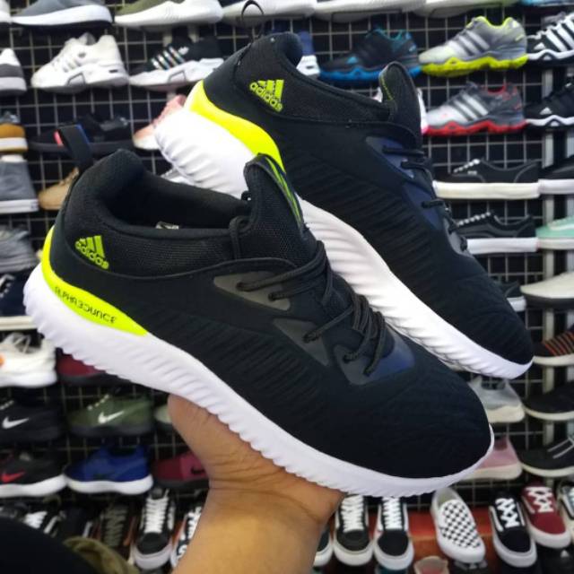 

Adidas alphabound hitam stabilo