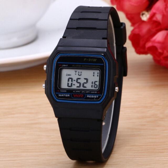 Promo Beli 1 Gratis 1 Jam Tangan Wanita Kecil QQ Digital F-91