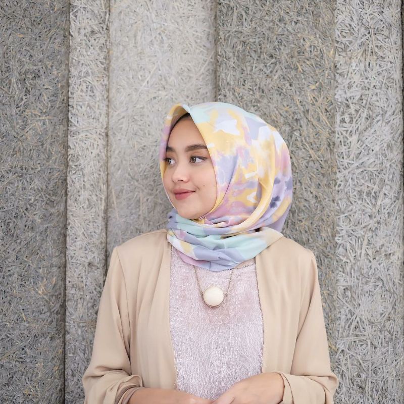 Ria Miranda Scarf (Preloved)