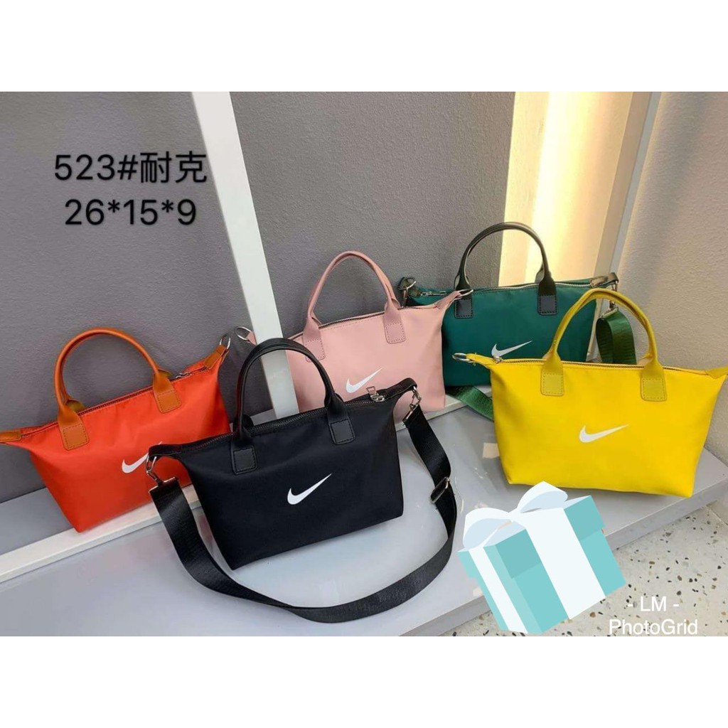 TAS SELEMPANG NIKE / TAS SANTAI WANITA KEKINIAN