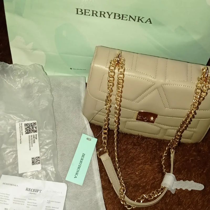 Berrybenka Shoulder Bag
