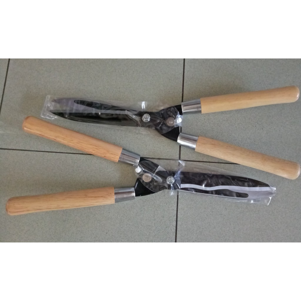 GUNTING RUMPUT GAGANG KAYU