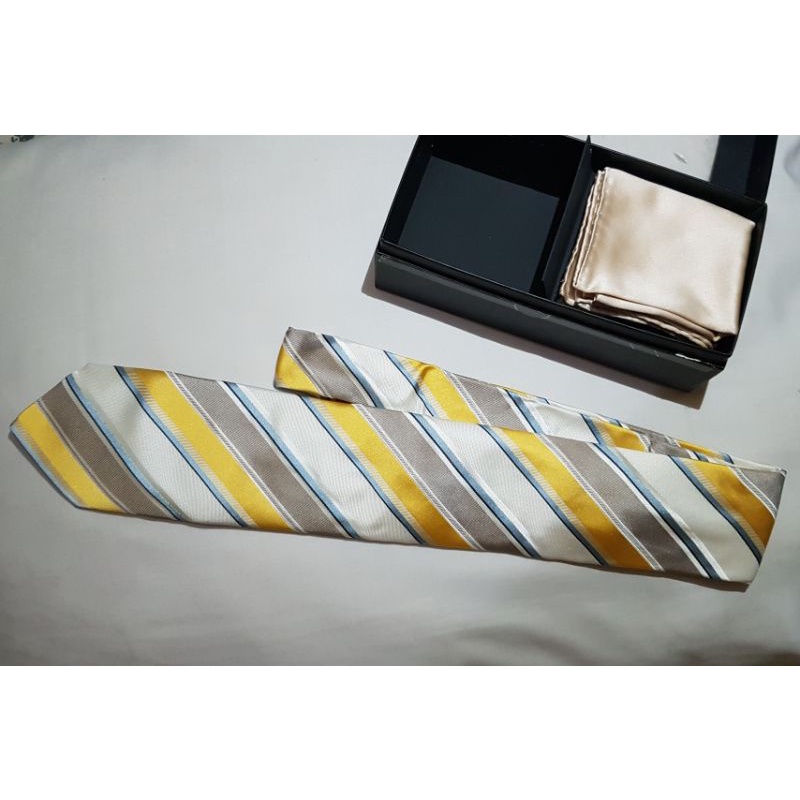 Dasi Hugo Boss SECOND PRELOVED With Box 100% Original Made In Italy