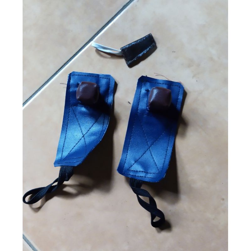 

sepasang bungkus jalu & bungkus patuk ayam bangkok