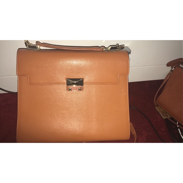 Shoulder bag Charles n Keith