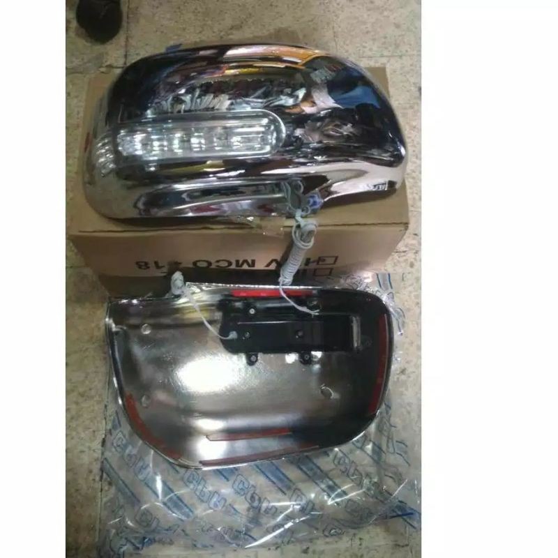 COVER TUTUP spion lampu TOYOTA INNOVA INOVA  tipe G 2004 sampai 2015  2005 2006 2007 2008 2009 2010 2011 2012 2013 2014 fortuner hilux LAMPU chrome crome + sen running biru kuning