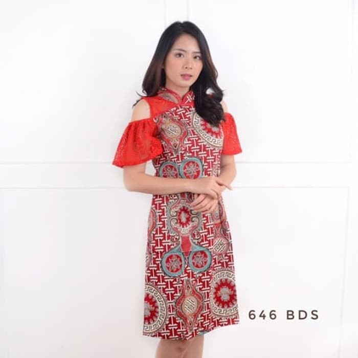 Gaun Batik Artis Bedisa Sabrina Brukat Span -Hanya Dress Saja-