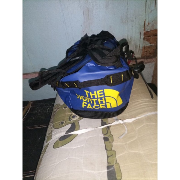 Duffle the north face Made in Vietnam kapasitas 33L size xs dimensi 40x25x25cm