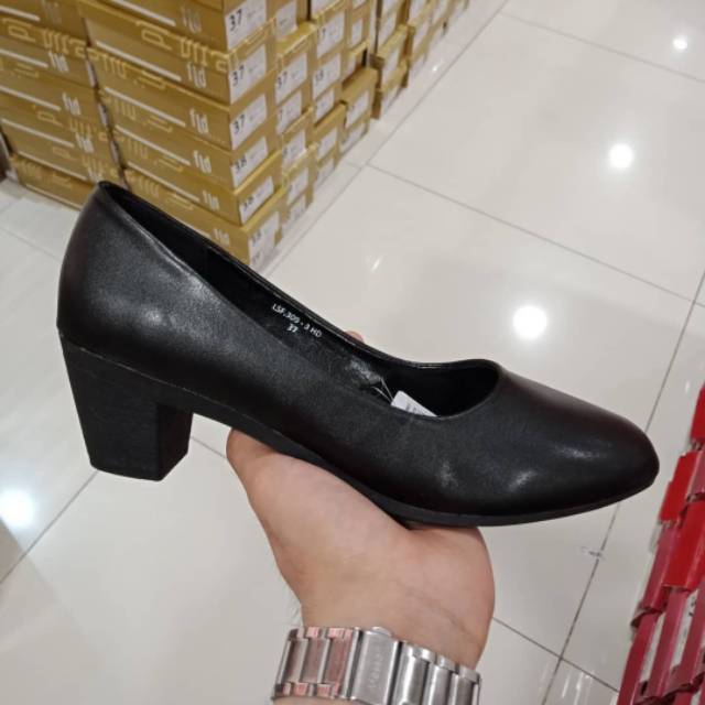Sepatu kerja wanita matahari merk FLADEO