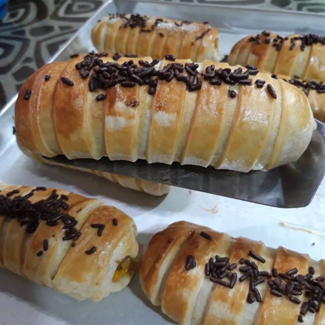 

Pisang bolen lilit keju dan coklat