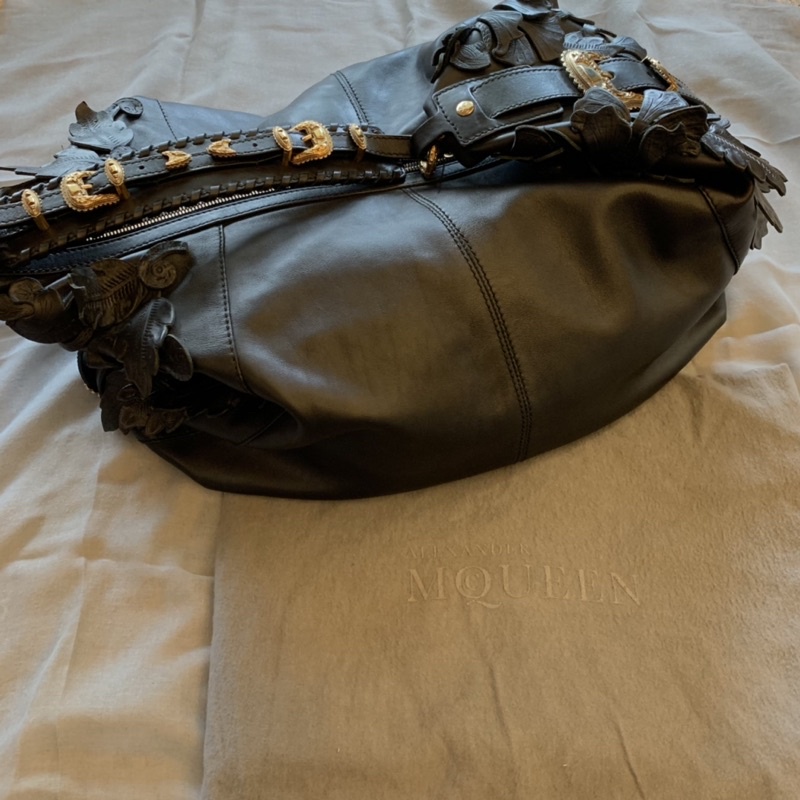 Preloved Tas Alexander McQueen Black Bag