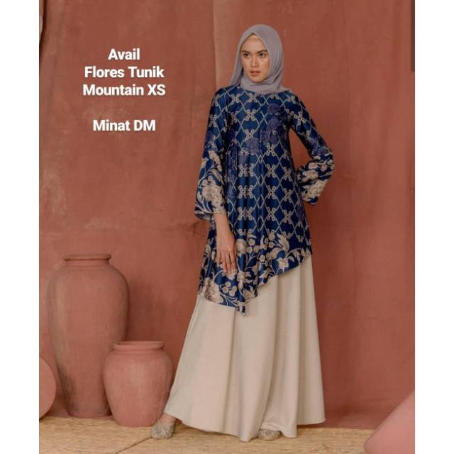 FLORES TUNIK WEARING KLAMBY