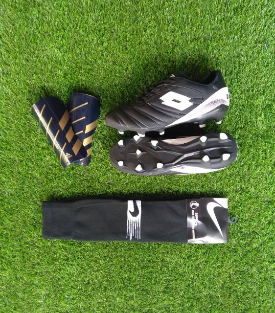 Paket sepatu bola lotto