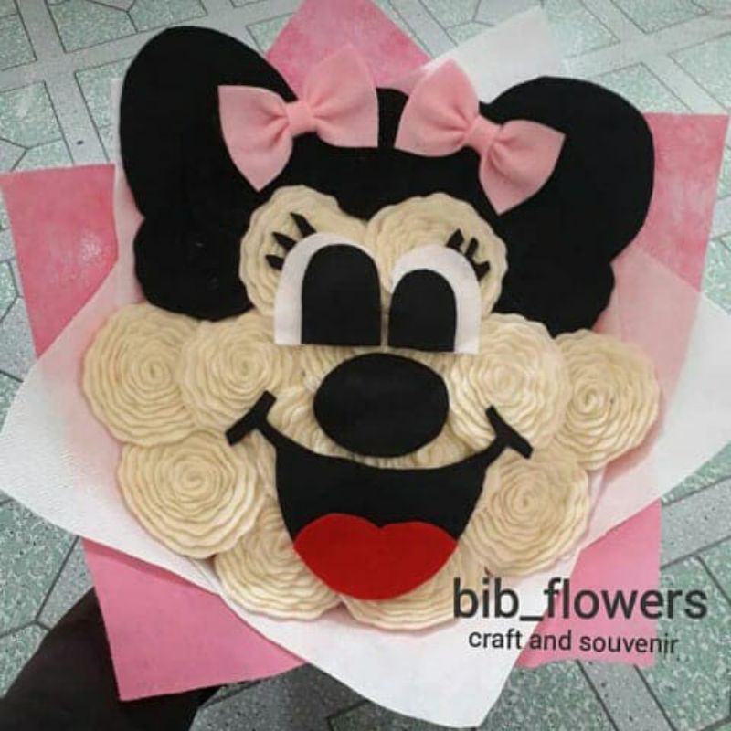 buket bunga flanel karakter minimouse/ buket bunga flanel karakter/ buket bunga flanel/ buket wisuda