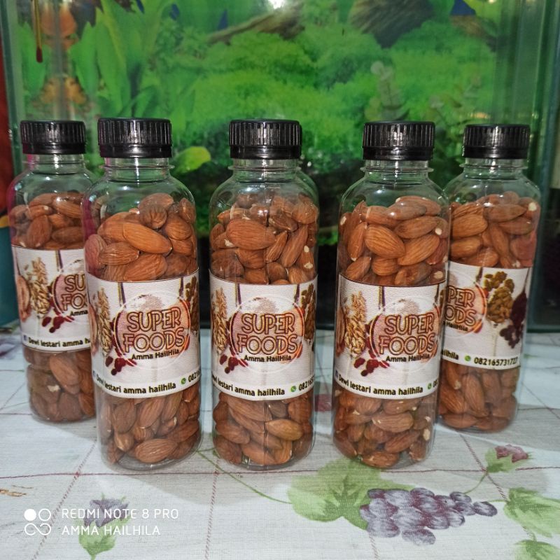 

kacang almond