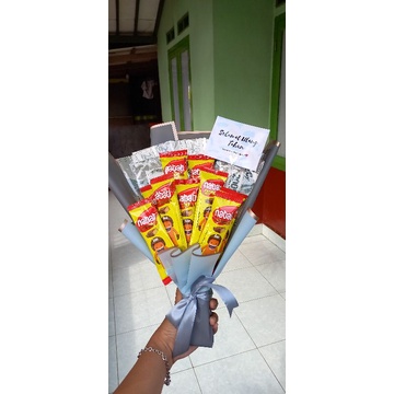 

Bucket snack & uang