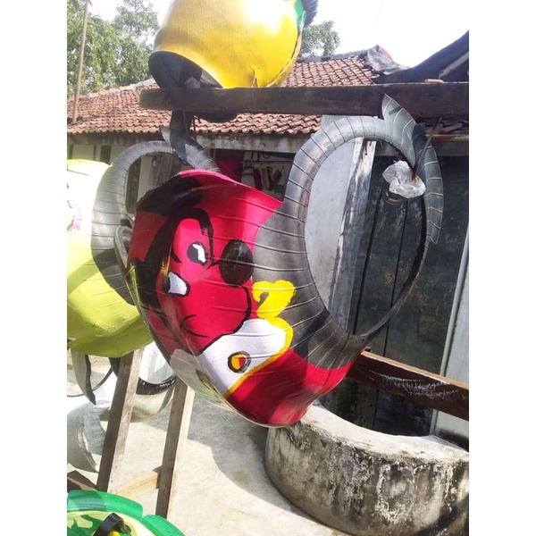 ayunan ban bekas motif mickey mouse