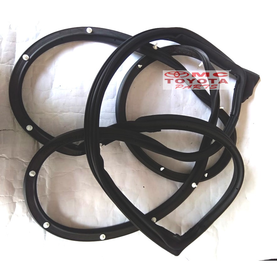 Karet Pintu Belakang Kiri Innova Reborn 67872-0K060