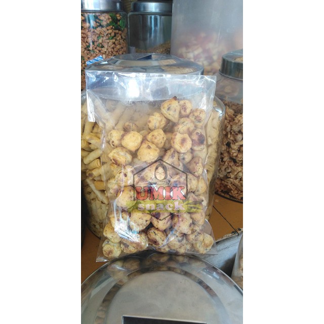 

soes (sus) kering 1/4kg isi coklat