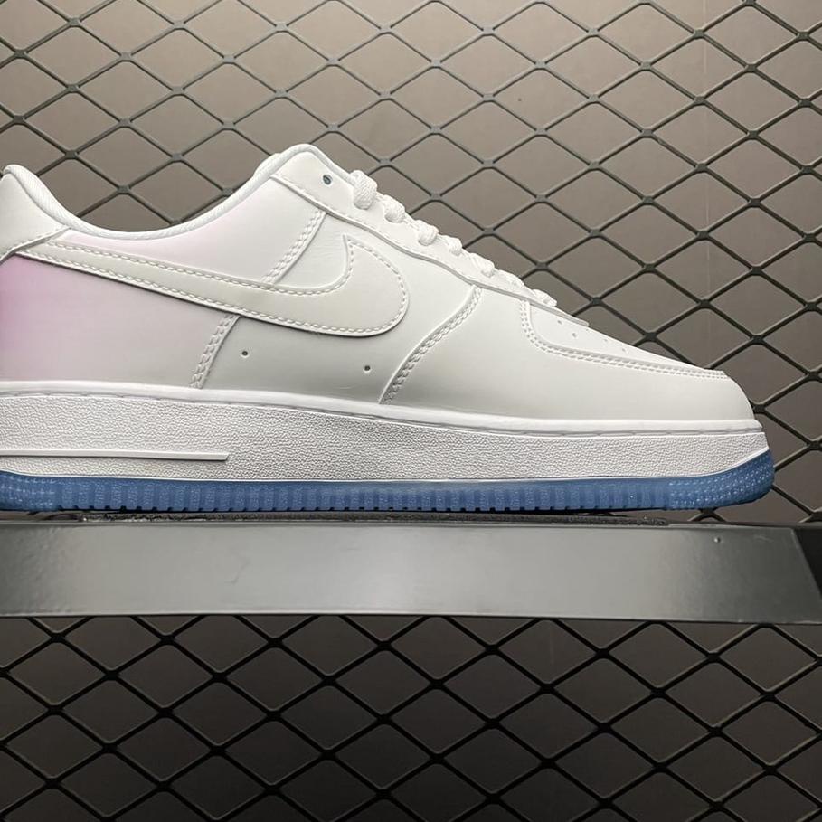 Trend Sepatu Sneakers NIKE Air Force 1 AF1 07 LX Photochromic" UV berubah warna color change changin